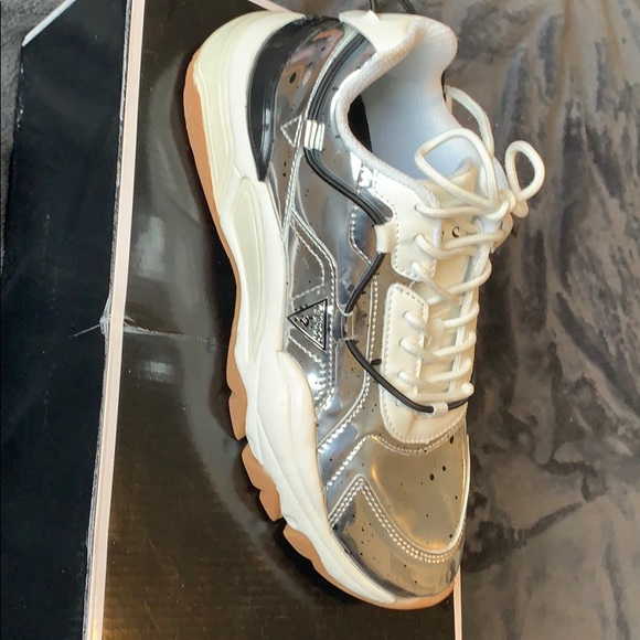 guess fintan sneakers